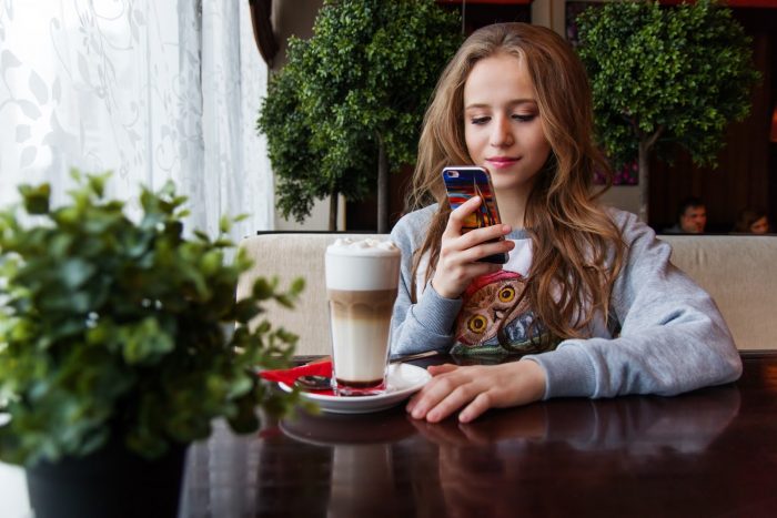 how to be laser focused on instagram - unsplash stock photo